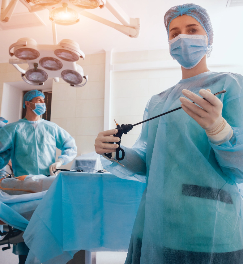 process-of-gynecological-surgery-operation-using-laparoscopic-equipment-group-of-surgeons-in-operating-room-with-surgery-equipment-min